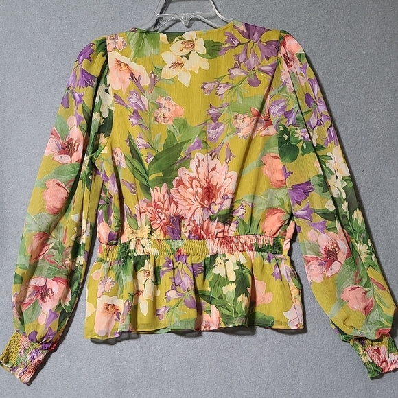 EXPRESS Floral V-Neck Long Sleeve Smocked Cuff Peplum Lined Blouse - Size Medium - Picture 10 of 12